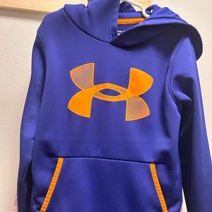 Boys under Armour sweatshirt